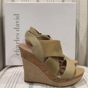 Charles David Tan/Beige Wedges